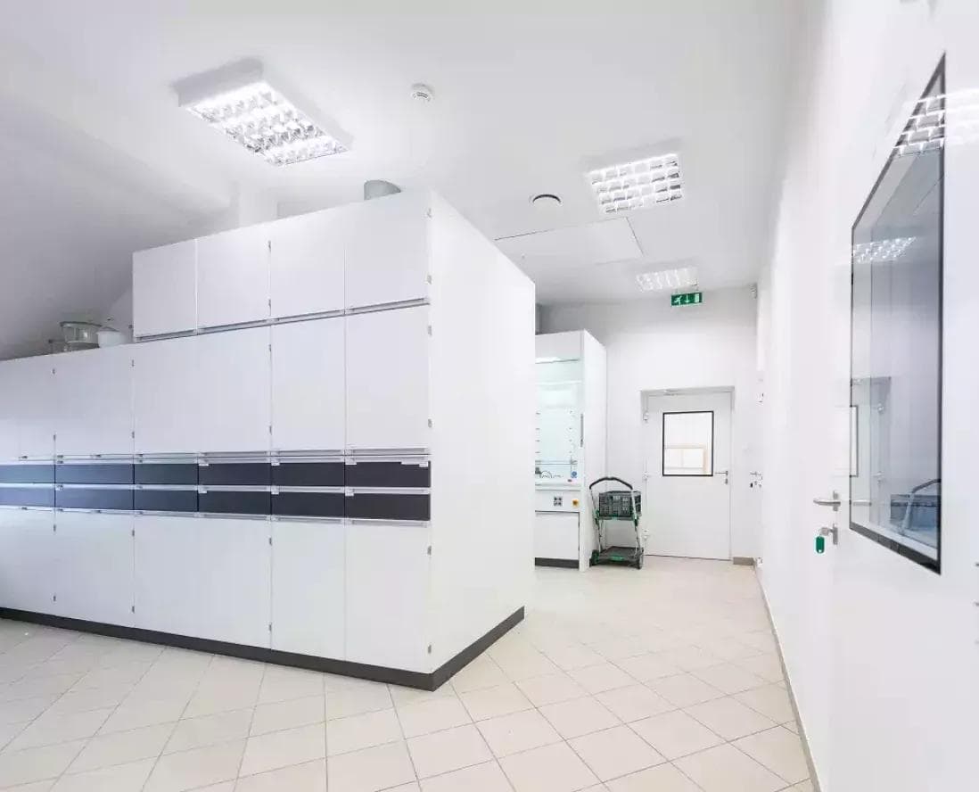 Kaip įrengti ergonomišką gydytojo kabinetą ir parinkti medicininius baldus