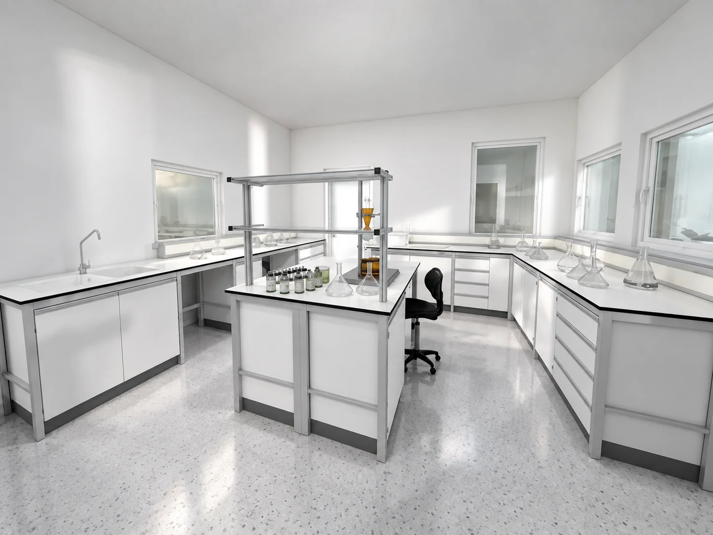 Labor mit Phenolharz-Arbeitsplatten: Wandtische und eine Insel mit Reagenzien