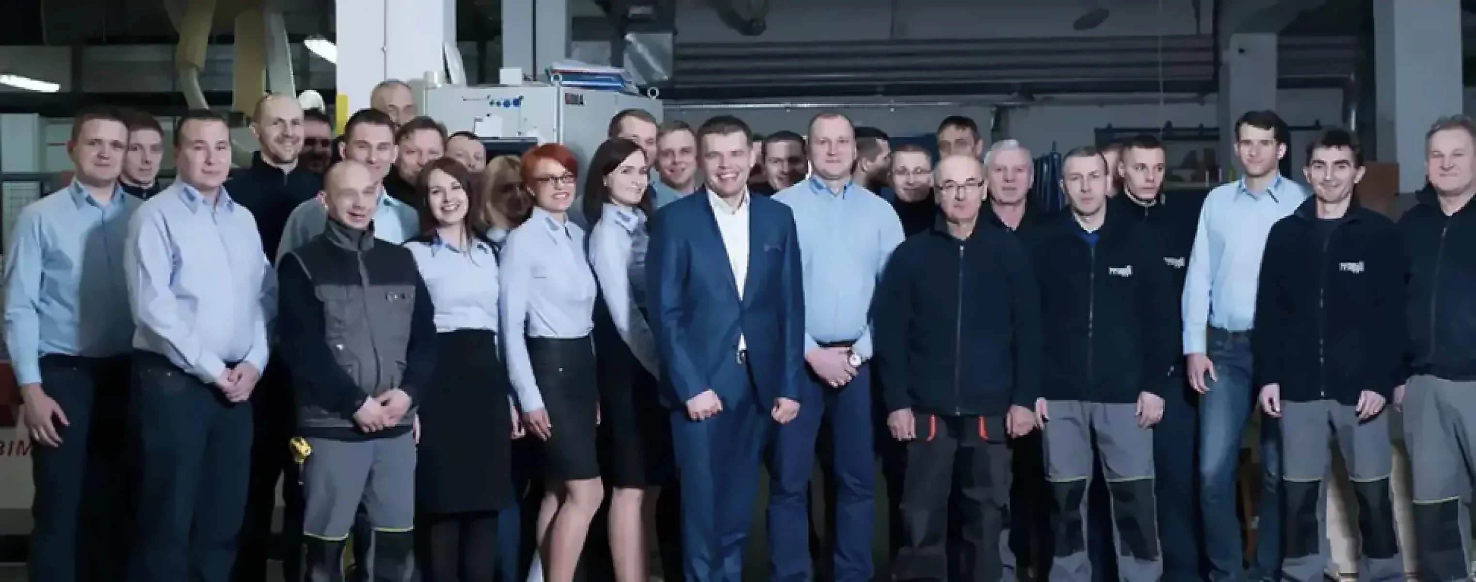 Das Renggli-Team in der Produktionshalle in Białystok